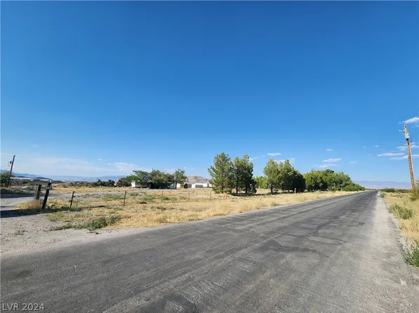 785 E Gretta Ln, Indian Springs, NV 89018