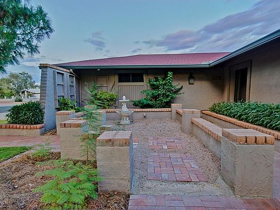 4th image of 2941 E Willow Ave