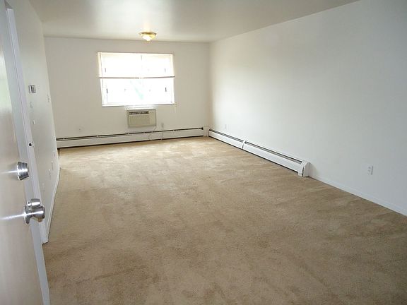 3rd image of 1860 Brett St #598