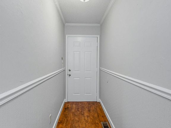 5th image of 13265 Donna Dr