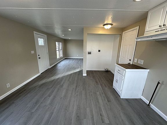 5th image of 4211 SE 12th Ave
