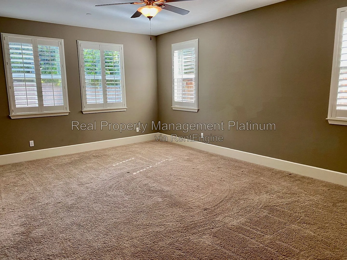 4 bed, 3.0 bath, 2257 sqft, $3,200 — Photo 3