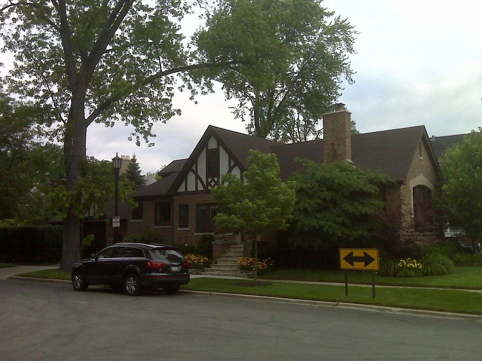 2nd image of 2140 Lincolnwood Dr