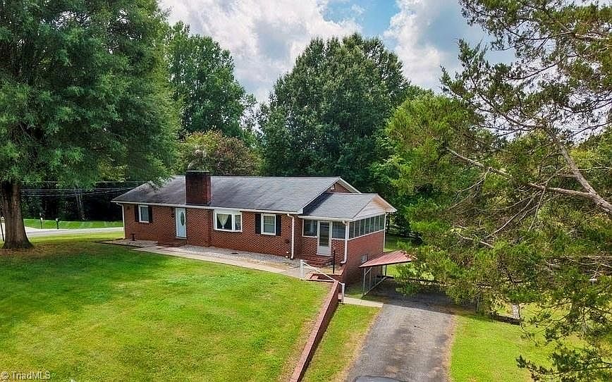 1st image of 142 Shamrock Blvd