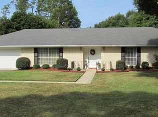22 Lakewood Dr, Hattiesburg, MS 39402