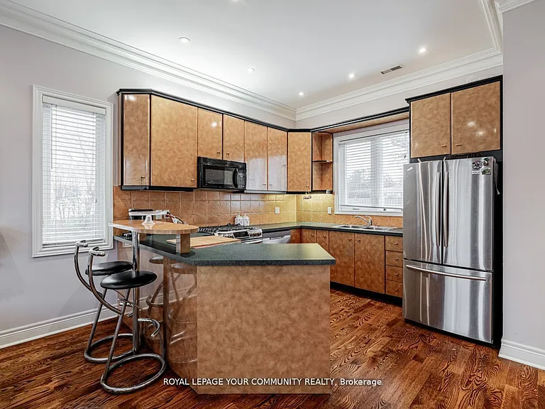 9 Robson Pl E — Photo 14