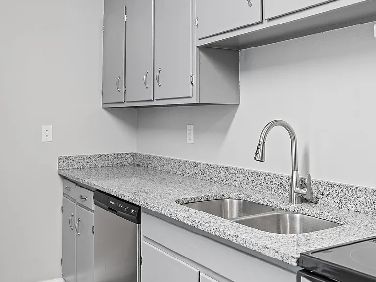 105 Ppoole St #303 — Photo 48