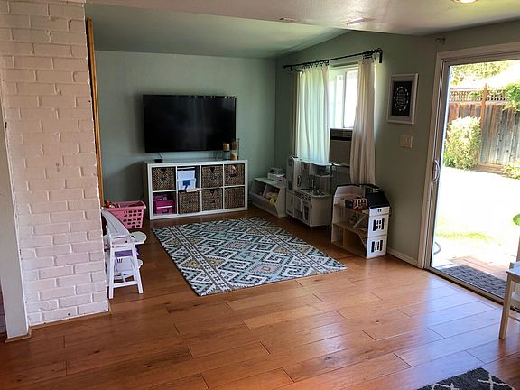 4th image of 645 Barto St