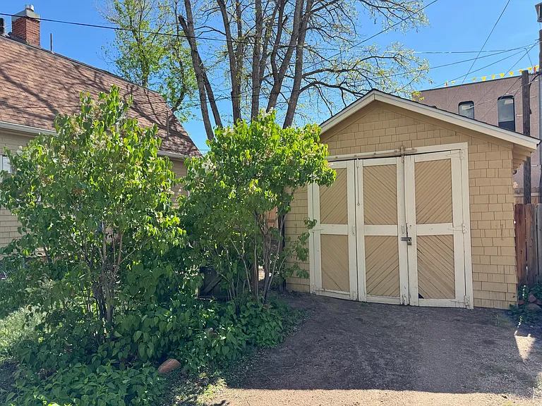 11 Boulder Crescent St — Photo 7