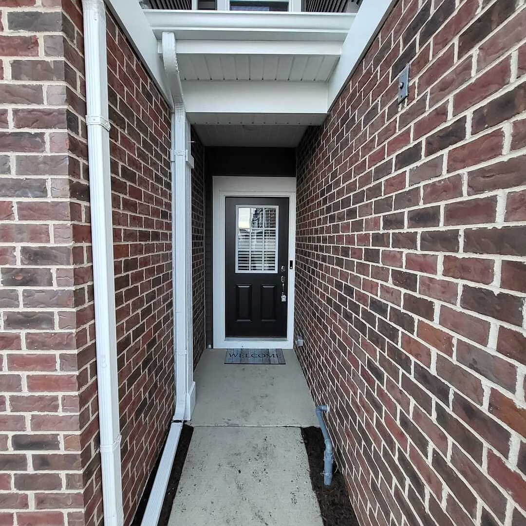 3 bed, 2.5 bath, 1858 sqft, $3,000 — Photo 2