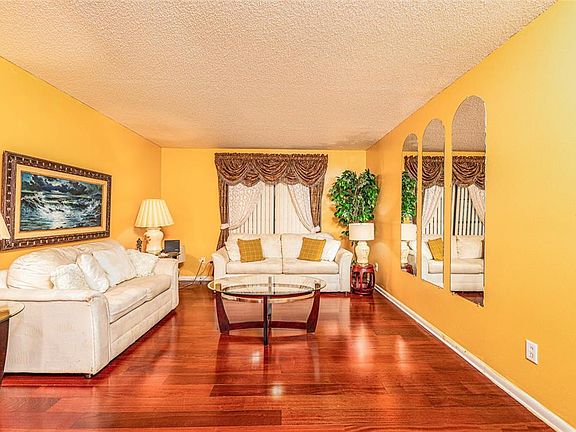 4th image of 2903 Silver Ridge Dr