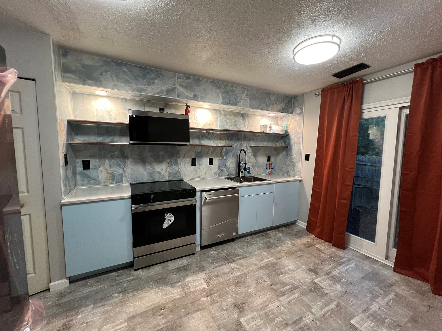 3 bed, 2.5 bath, 1428 sqft, $2,950 — Photo 4