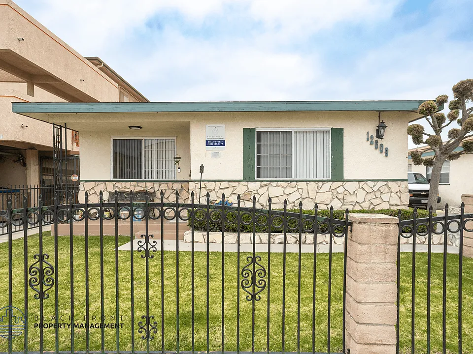 12603-12609 Eucalyptus Ave