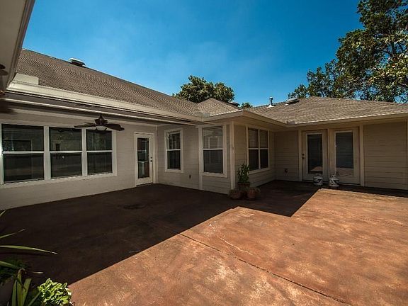 5th image of 5640 W Oak Blvd