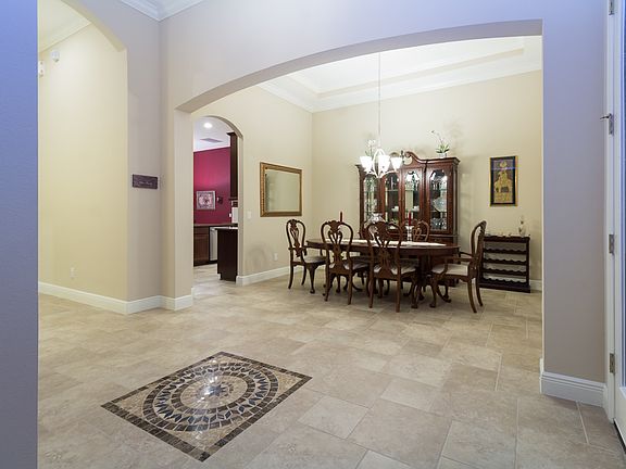 4th image of 32452 Silvercreek Way