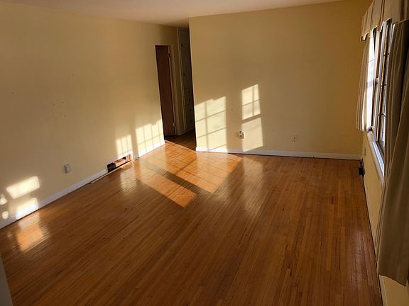 2nd image of 1315 W 12th St