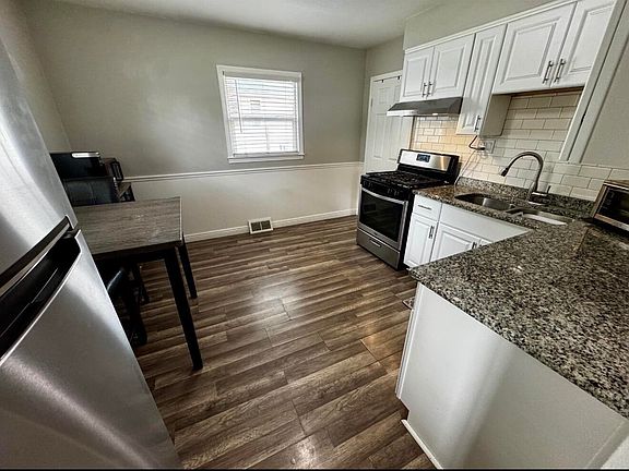 5th image of 20889 Ridgemont Rd