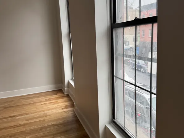 275 Smith Street image 3 of 13