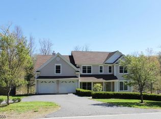53 Sutton Trl, Hopatcong, NJ 07843