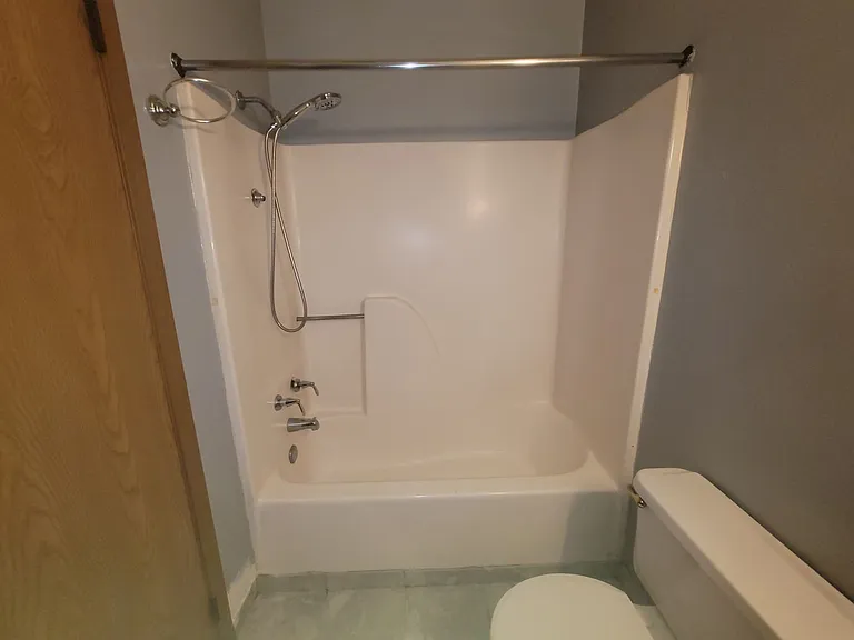 547 Turney St — Photo 7