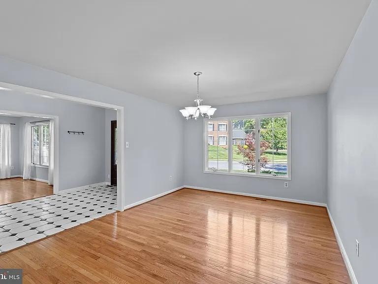 10652 Quarterstaff Rd — Photo 55
