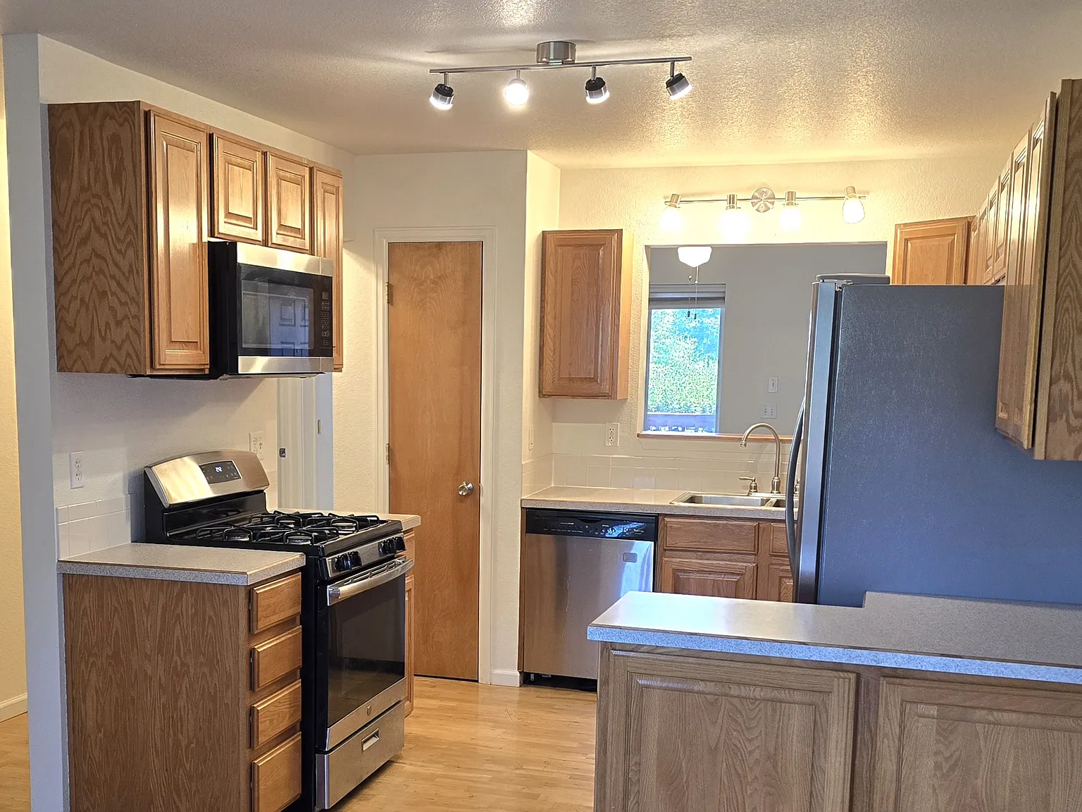 3210 W County Road — Photo 4