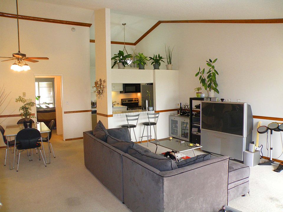 1st image of 904 Camino Real Unit 202