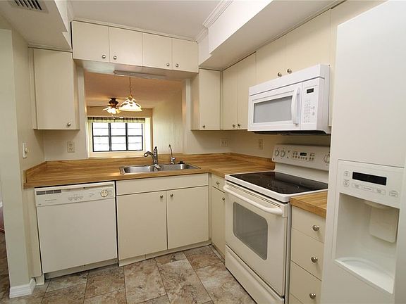 4th image of 3044 Eastland Blvd Unit I202