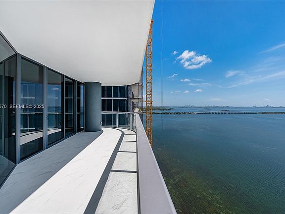 3rd image of 700 NE 24th St #2501