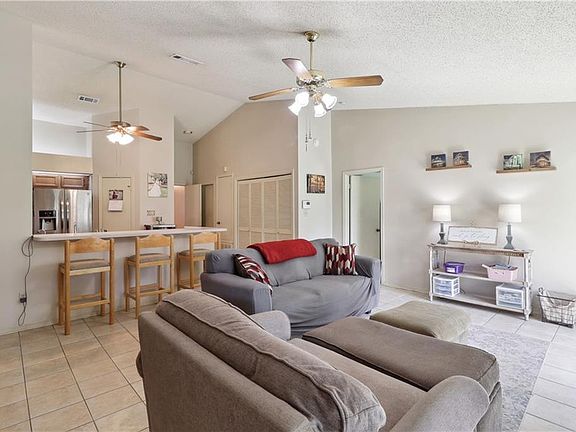 4th image of 505 Longview Dr