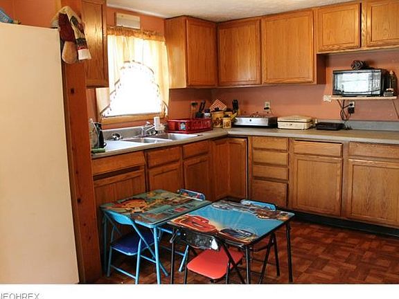 3rd image of 606 Garfield Ave