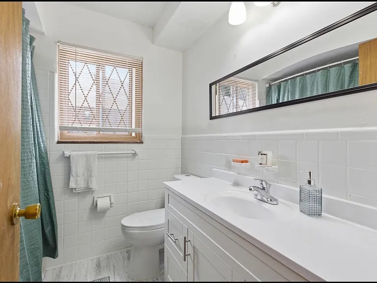 21630 Westhampton St #2 — Photo 4