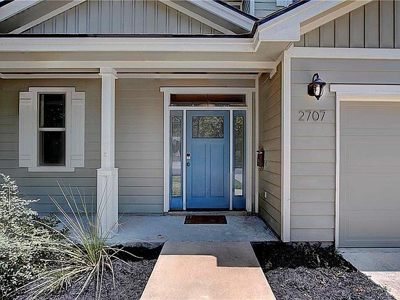 4th image of 2707 La Mesa Dr