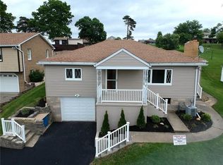 326 Hilltop Ln, Washington, PA 15301