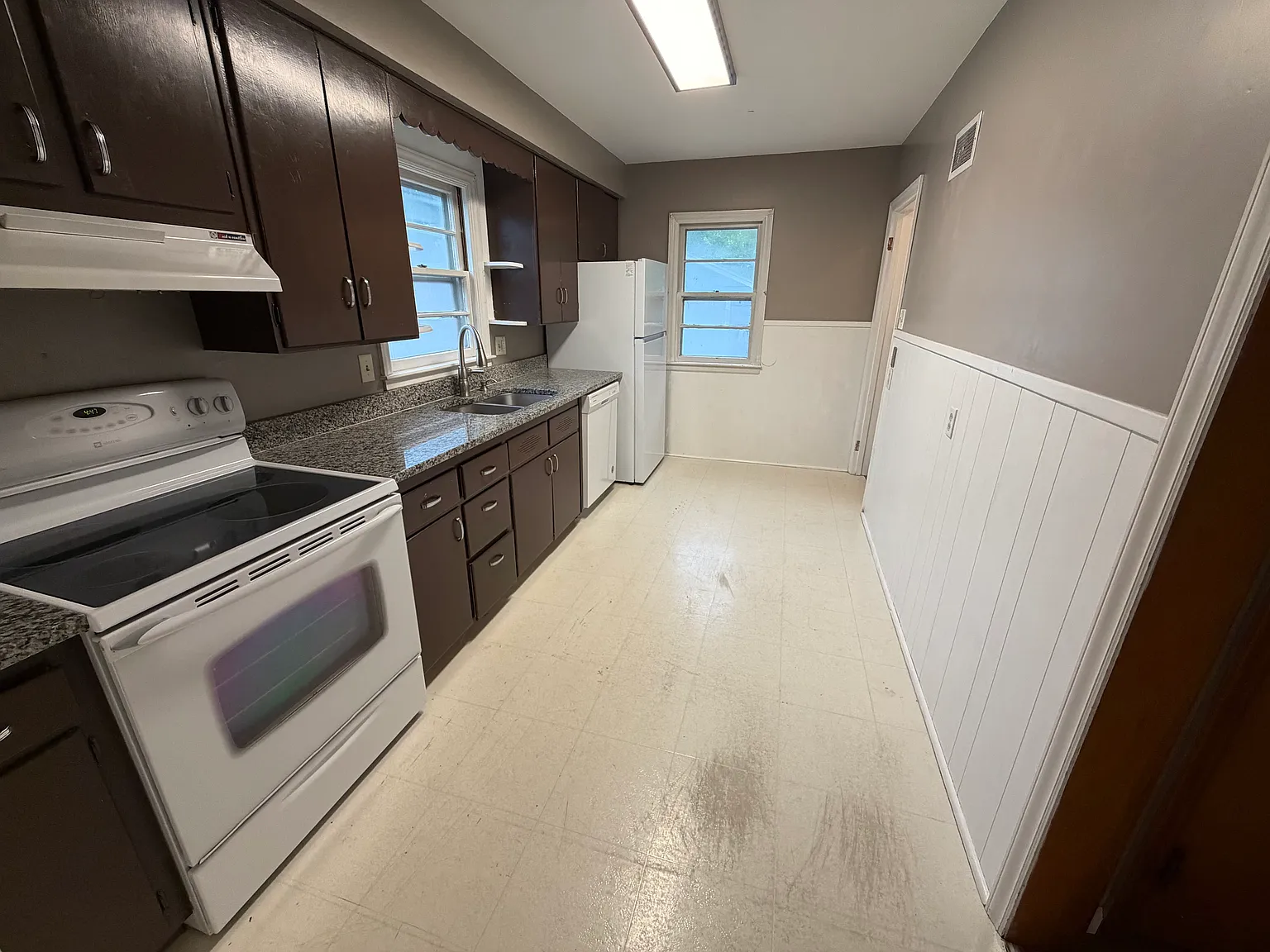 4 bed, 2270 sqft, $1,800 — Photo 4