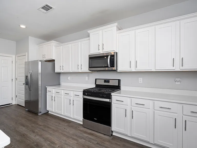 6313 Town Ln — Photo 8