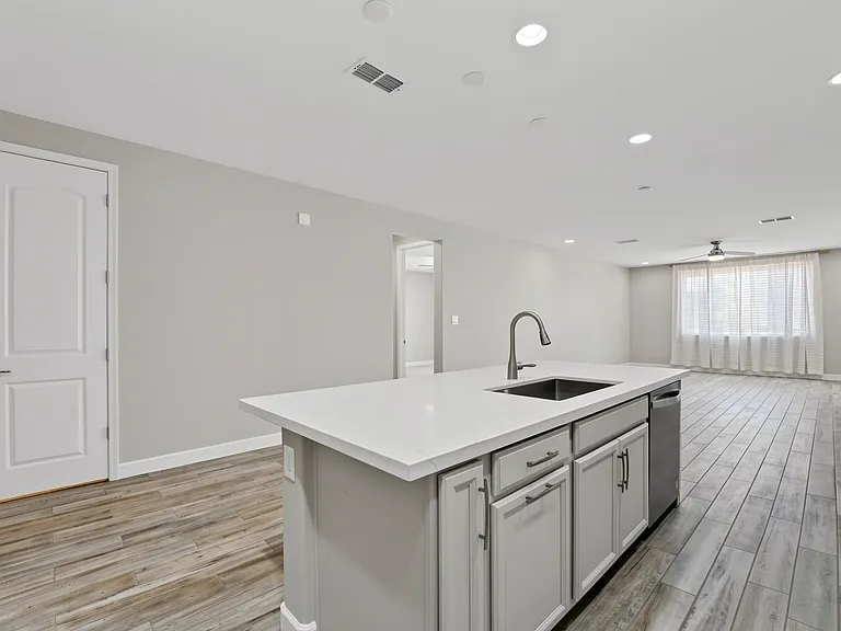 5140 N 181st Dr — Photo 10