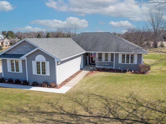 4630 Stonefield Dr, Oshkosh, WI 54902