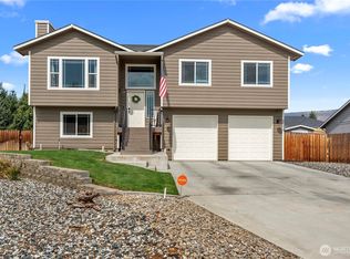 2533 NE Noble Loop, East Wenatchee, WA 98802