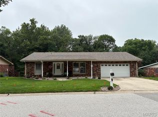 344 Sherwood Dr, Glen Carbon, IL 62034