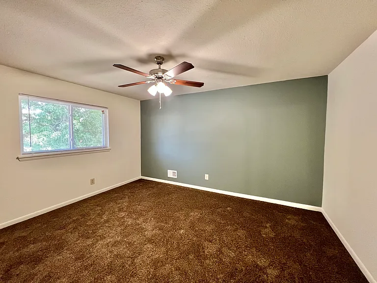 Mayfair Apartments — Photo 142