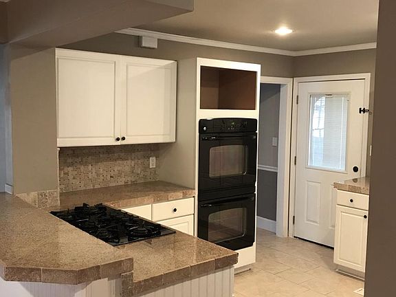 3rd image of 9590 Sunway Dr