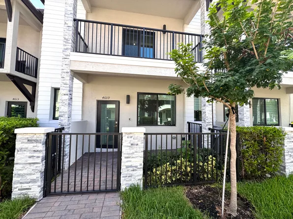 4286 NW 83rd Ave #42, Miami, FL 33166