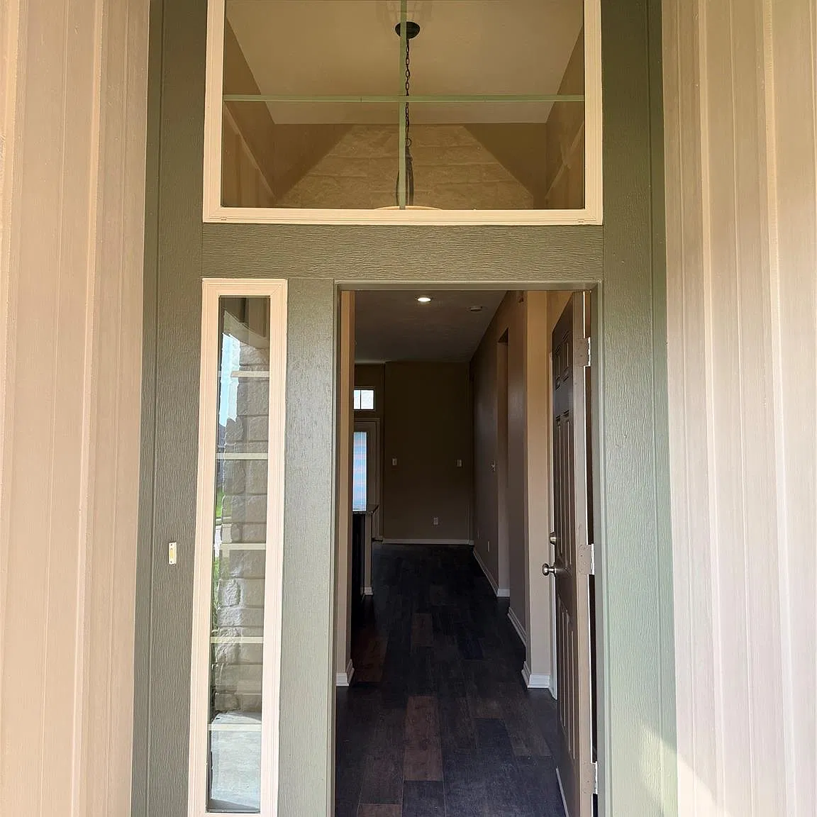3 bed, 2.0 bath, 1661 sqft, $2,200 — Photo 4