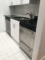 Rented by Metropolis Real Estate of Manhattan