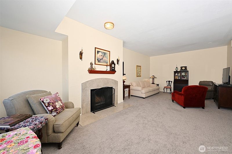 4th image of 6710 Parkpoint Way NE #E-402