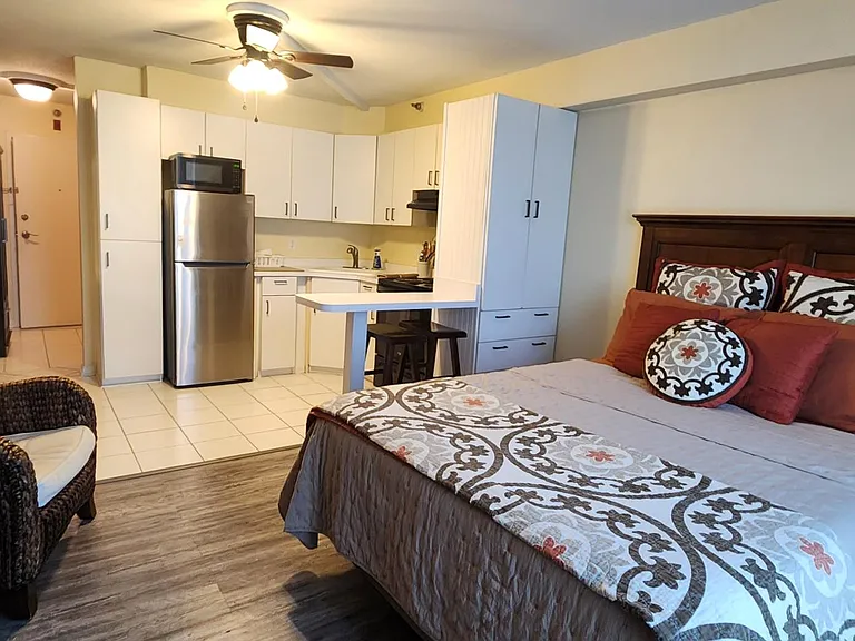 224 E Garden St #443 — Photo 3