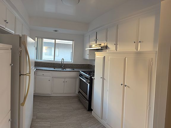 2nd image of 1001 E California Ave APT 21