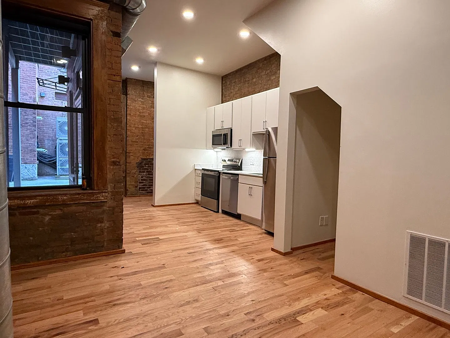1439 Walnut St — Photo 4