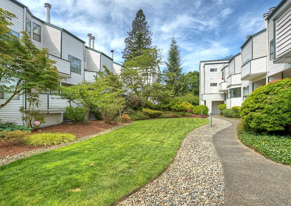 1st image of 21925 7th Ave S APT 115